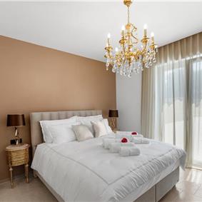 4 bedroom villa with indoor and outdoor pools in Galižana, Istria, sleeps up to 8